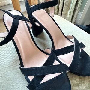 New Look Elegant Black Cross-Strap Sandals